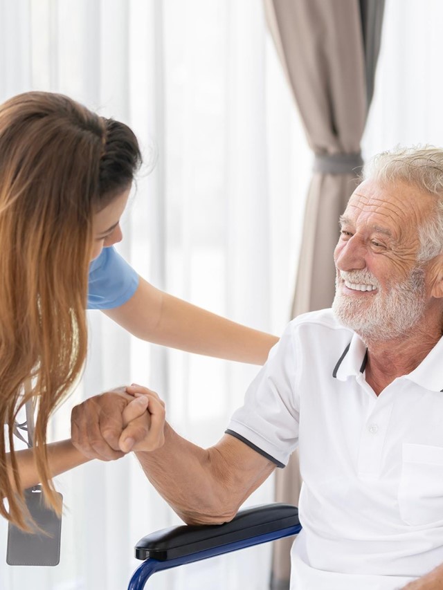  Atención sociosanitaria a domicilio en Ourense